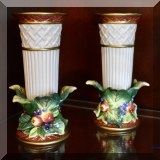 P05. Pair of porcelain vases. 